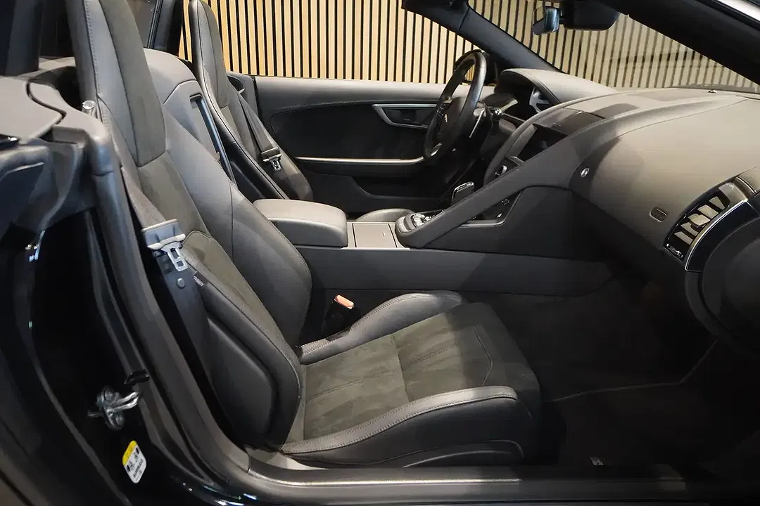 Jaguar F-Type R-Dynamic - Thumbnail 12