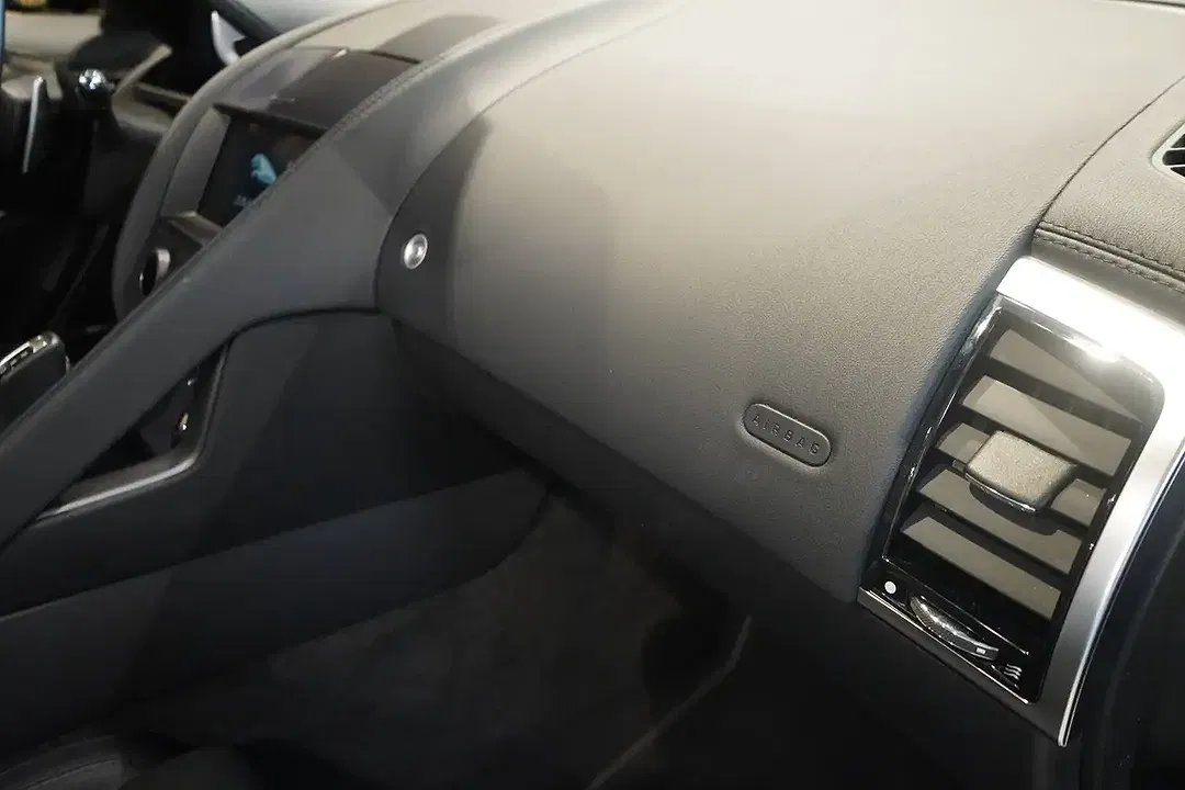 Jaguar F-Type R-Dynamic - Thumbnail 13