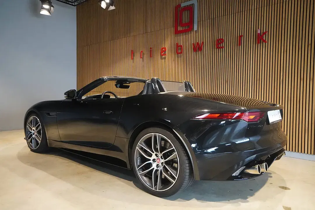 Jaguar F-Type R-Dynamic - Thumbnail 3