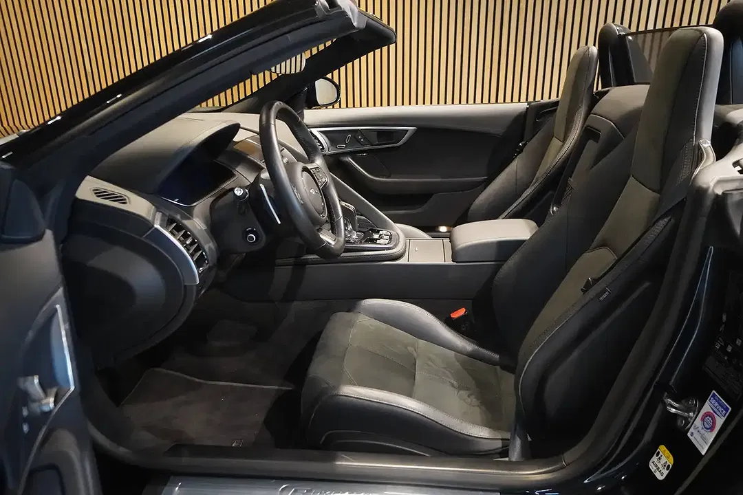 Jaguar F-Type R-Dynamic - Thumbnail 6
