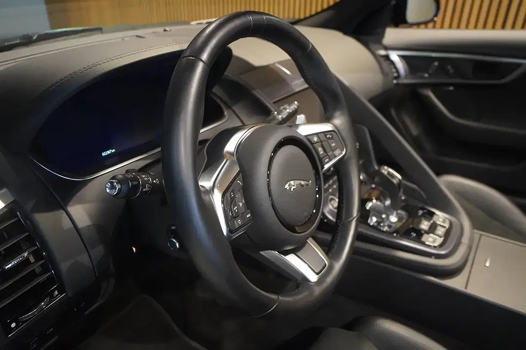 Jaguar F-Type R-Dynamic - Thumbnail 7