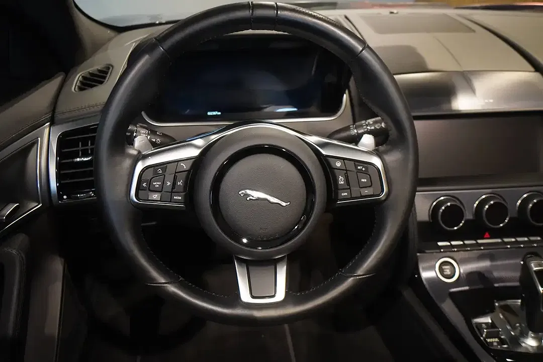 Jaguar F-Type R-Dynamic - Thumbnail 8