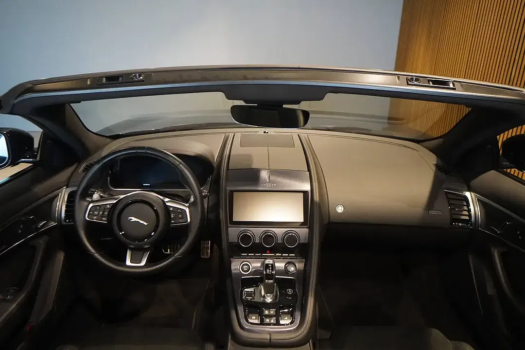 Jaguar F-Type R-Dynamic - Thumbnail 9