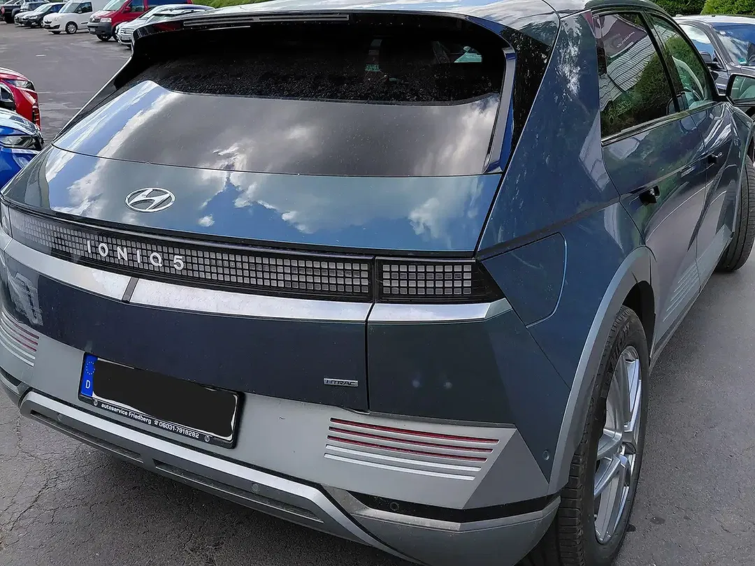 Hyundai IONIQ 4WD UNIQ - Thumbnail 4