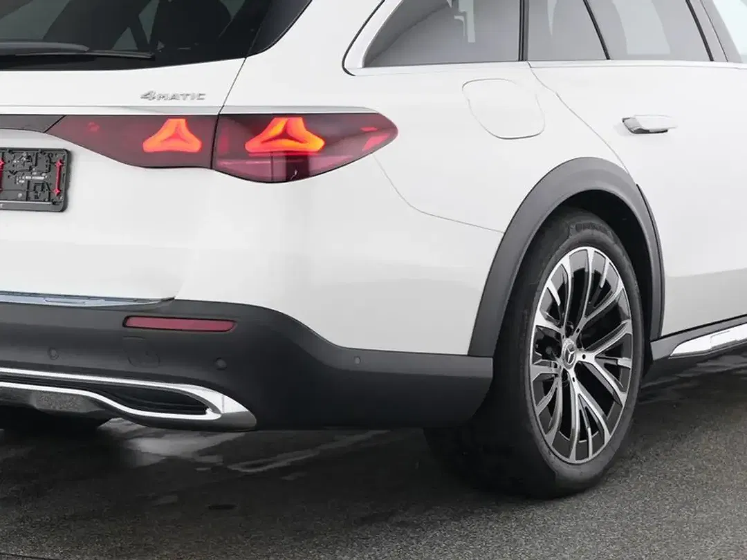 Mercedes-Benz E 300 4MATIC All-Terrain - Thumbnail 9