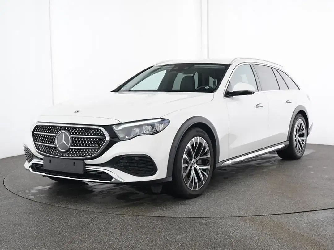 Mercedes-Benz E 300 4MATIC All-Terrain - Thumbnail 1