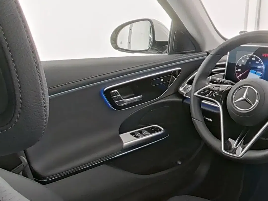 Mercedes-Benz E 300 4MATIC All-Terrain - Thumbnail 4
