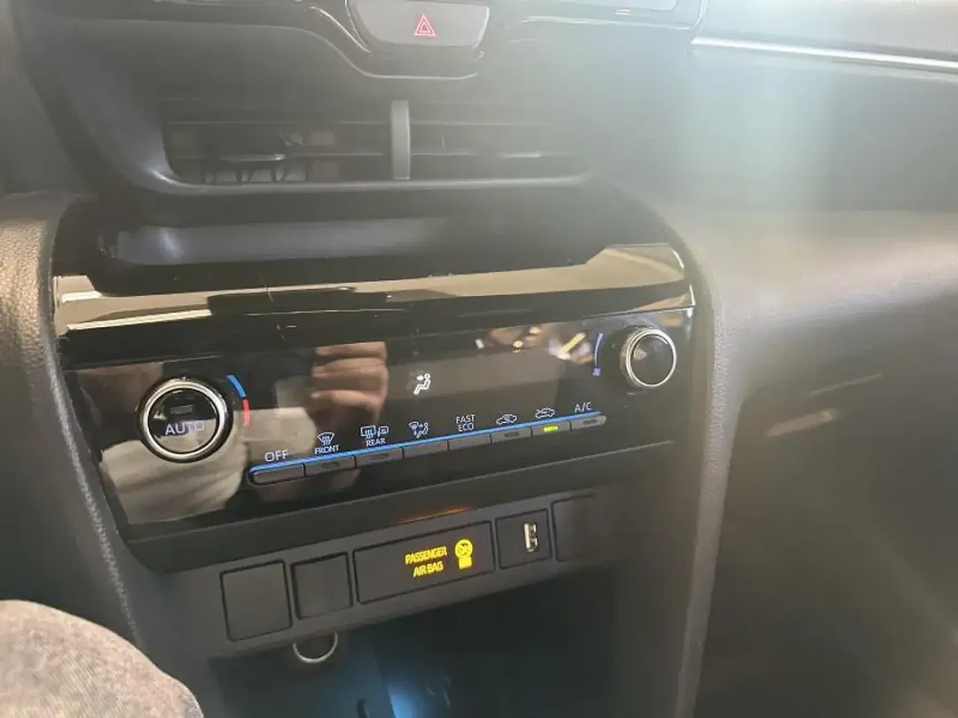 Toyota Yaris Cross Plus - Thumbnail 14