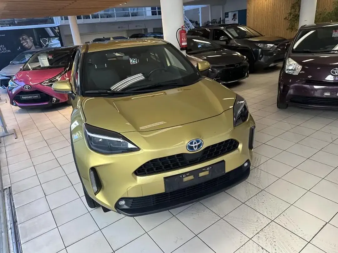 Toyota Yaris Cross Plus - Thumbnail 3