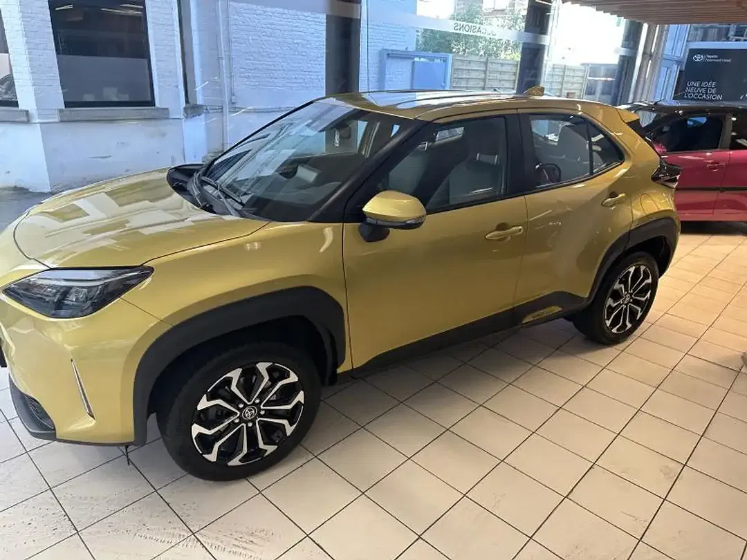 Toyota Yaris Cross Plus - Thumbnail 4