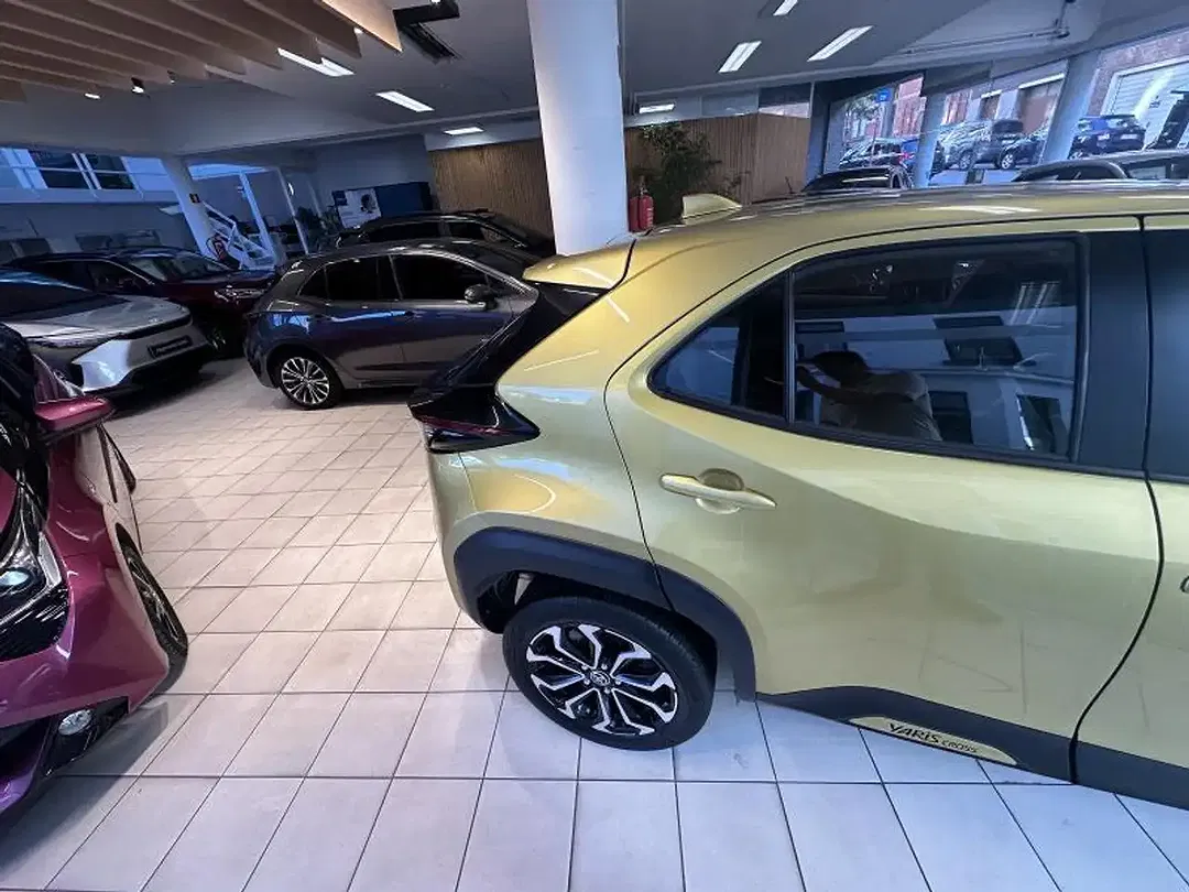 Toyota Yaris Cross Plus - Thumbnail 5