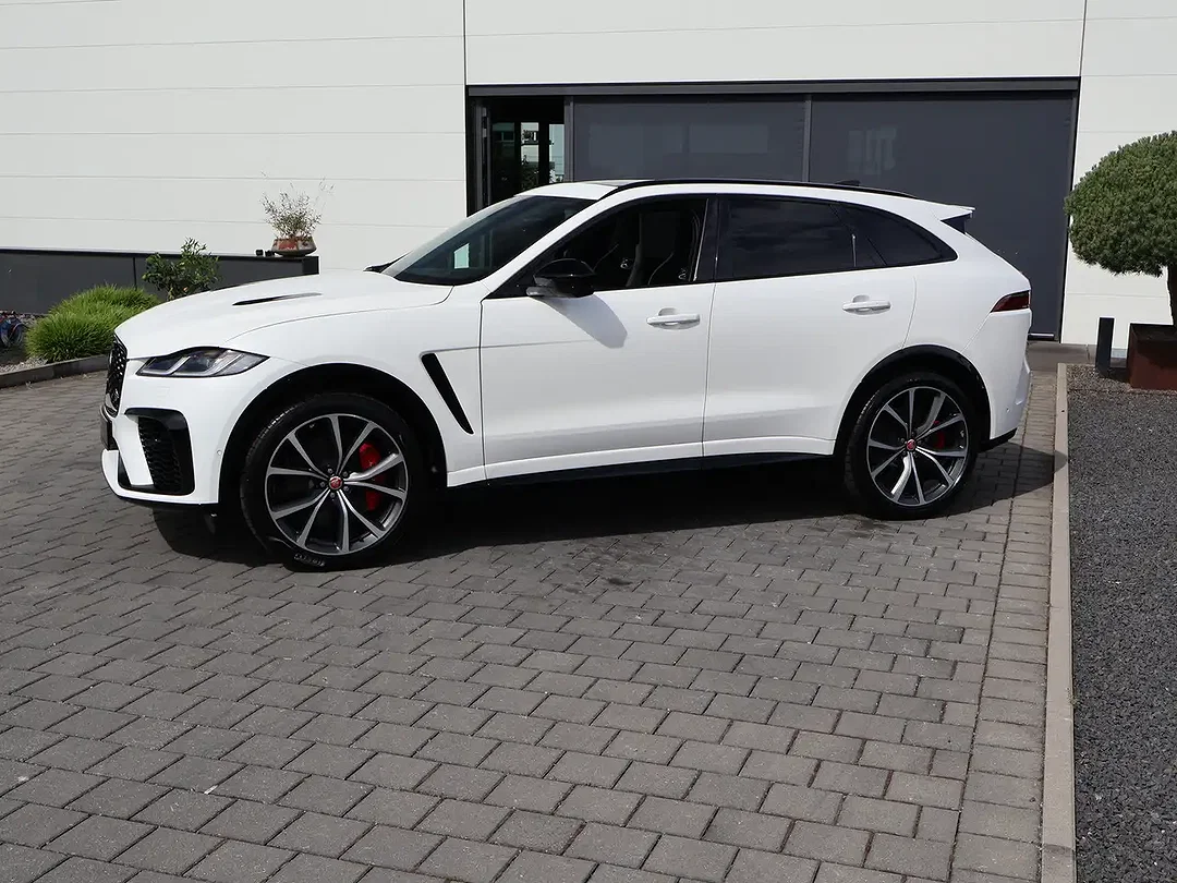 Jaguar F-Pace P550 4x4 SVR - Afbeelding 1