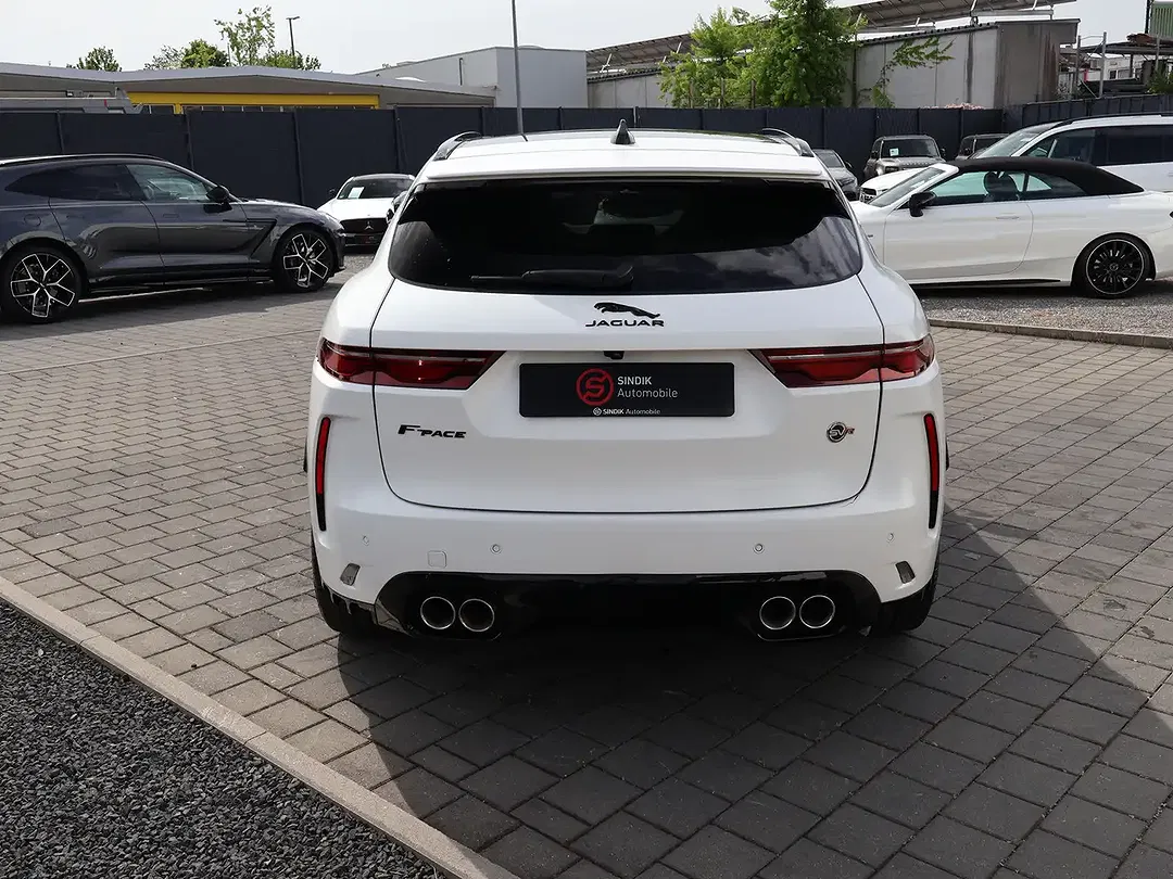 Jaguar F-Pace P550 4x4 SVR - Thumbnail 4