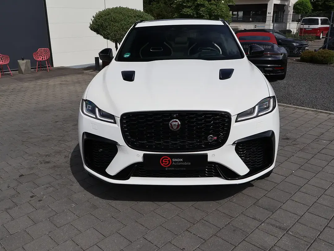 Jaguar F-Pace P550 4x4 SVR - Thumbnail 7