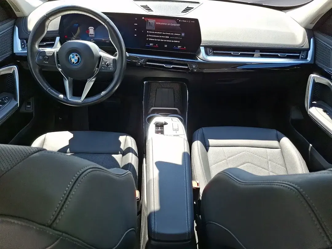 BMW iX1 xDrive - Thumbnail 12