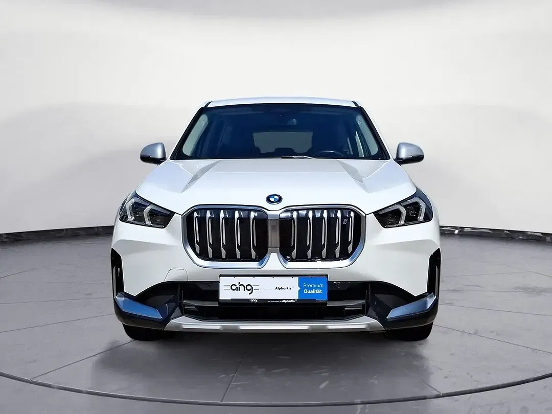 BMW iX1 xDrive - Thumbnail 8