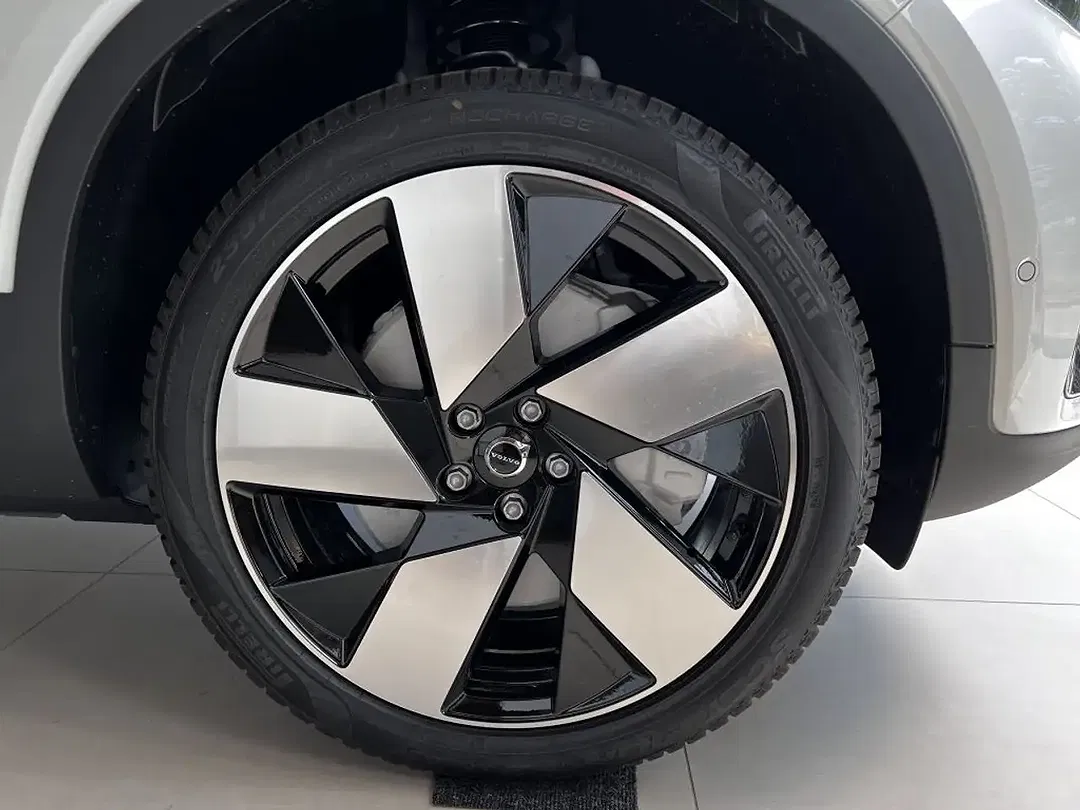 Volvo C40 Recharge Single Motor Ultimate - Thumbnail 8