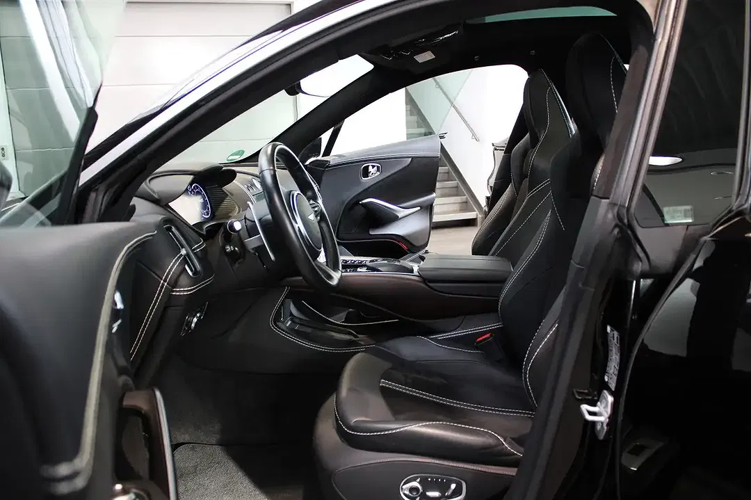 Aston Martin DBX 4.0 V8 - Thumbnail 4