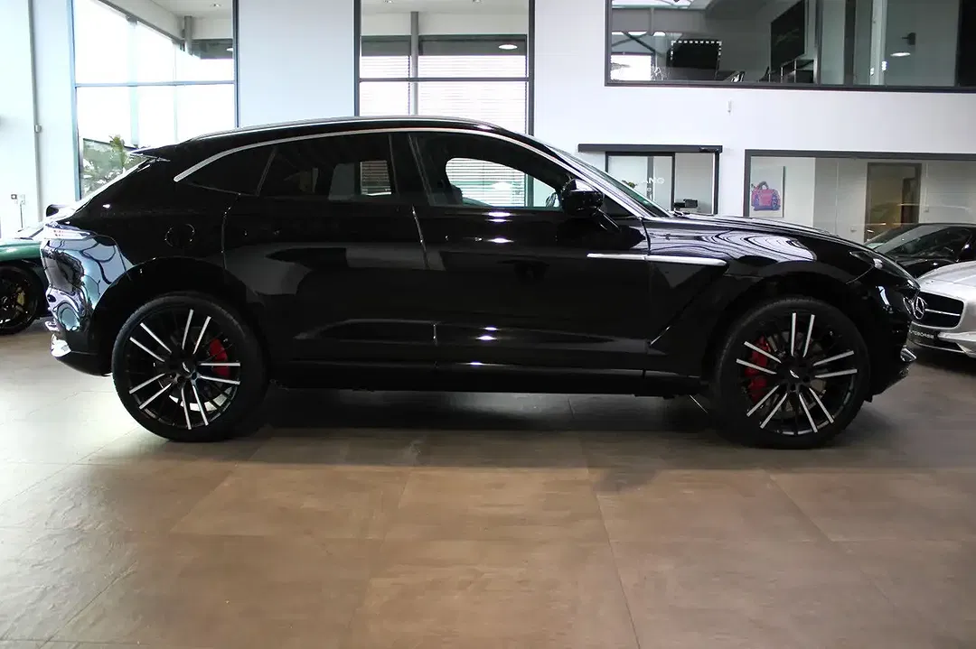 Aston Martin DBX 4.0 V8 - Thumbnail 7