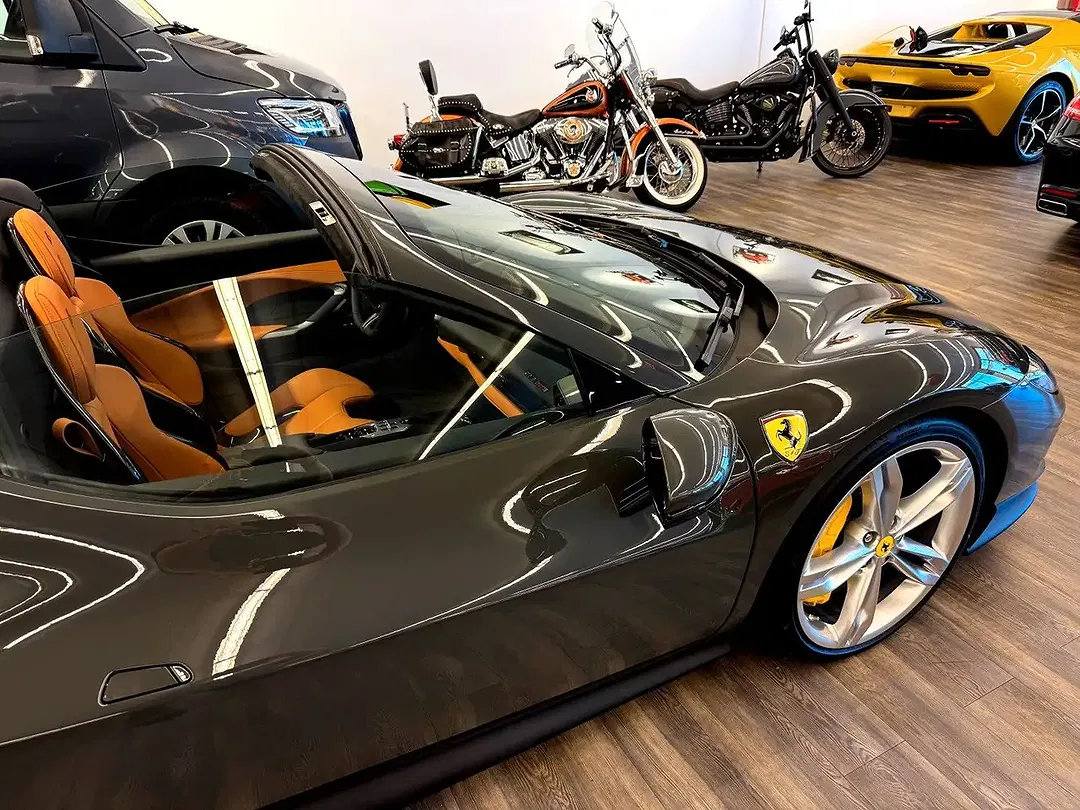Ferrari 296 GTS Spider - Thumbnail 10