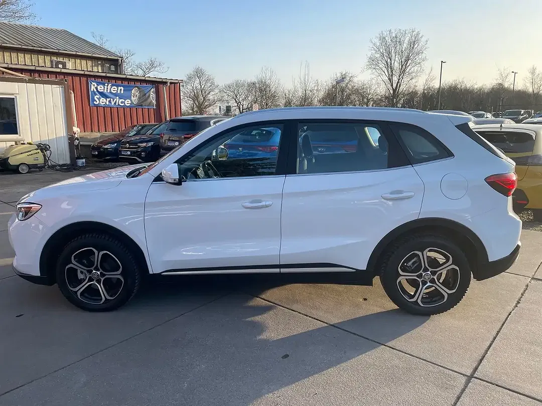 MG ZS 1.5 Hybrid AUT - Thumbnail 3