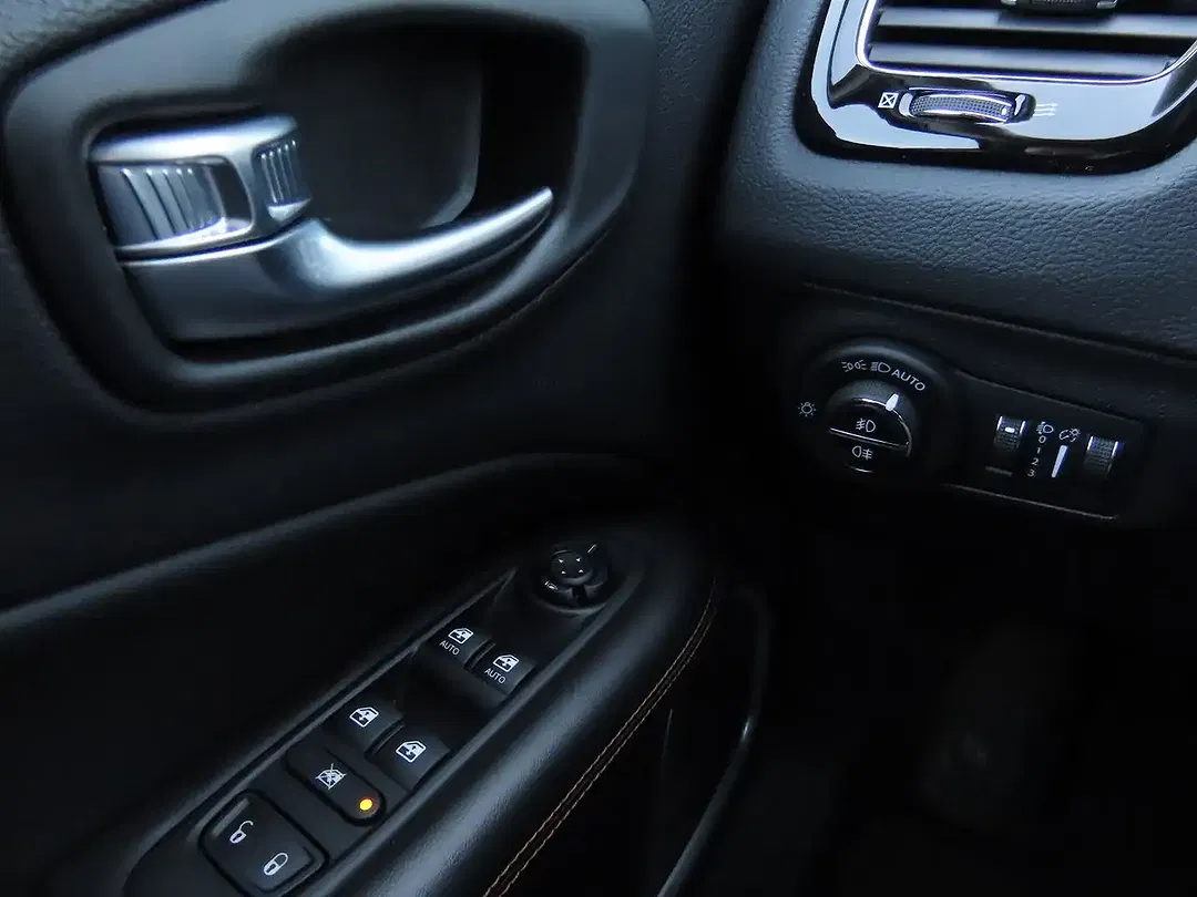 Jeep Compass 1.3 GSE - foto 15