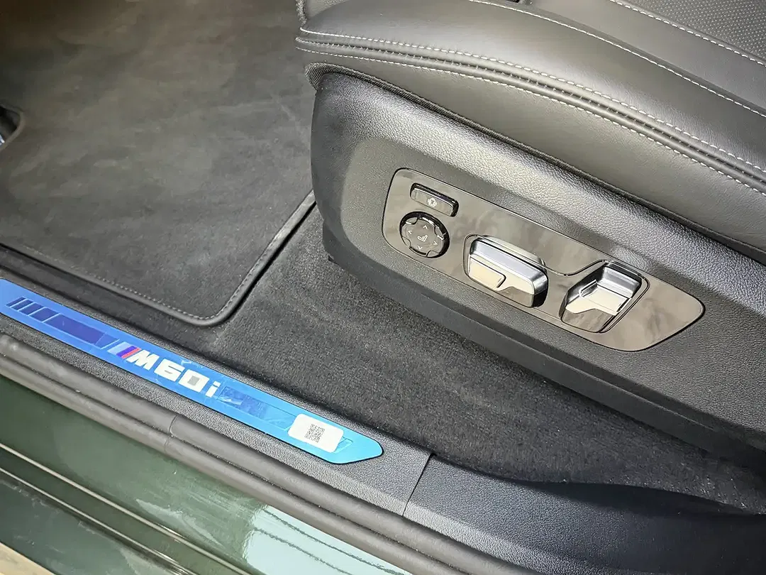 BMW X7 M - foto 15