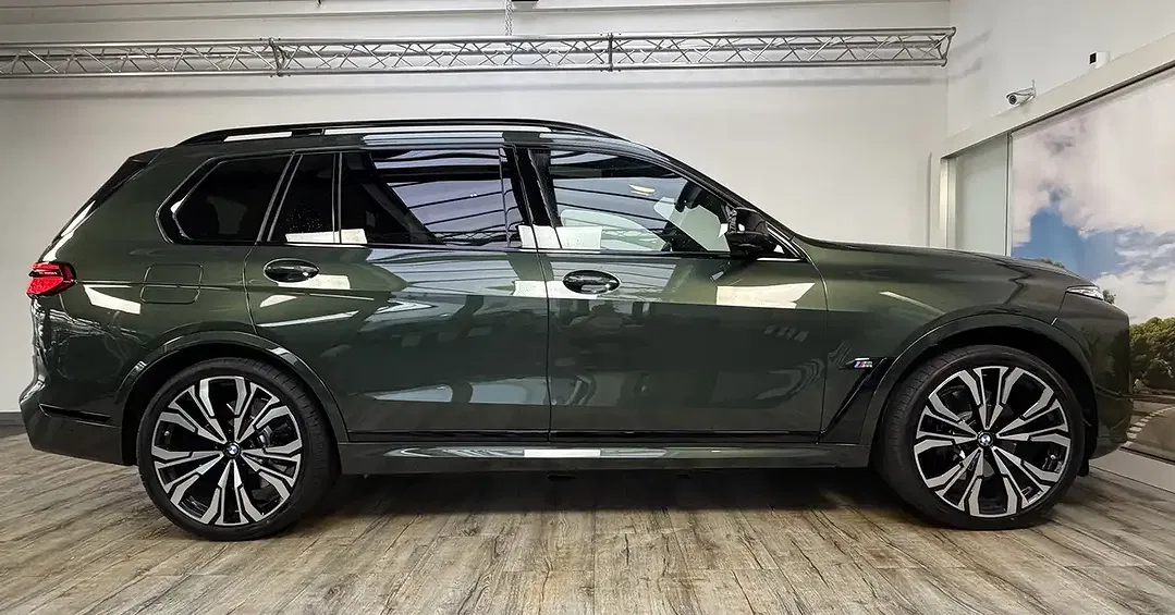 BMW X7 M - Thumbnail 4