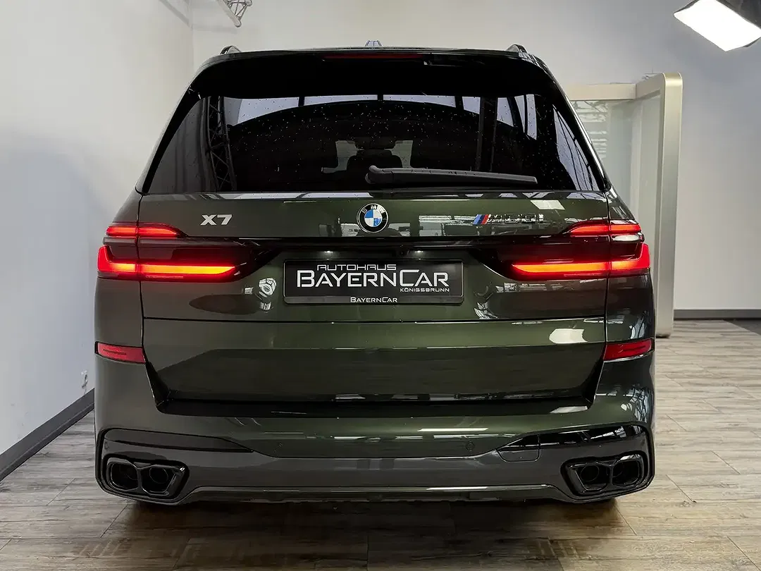 BMW X7 M - Thumbnail 5