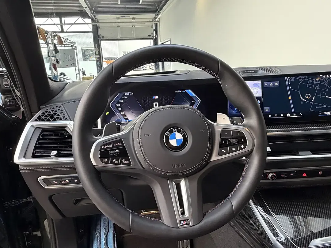 BMW X7 M - Thumbnail 8