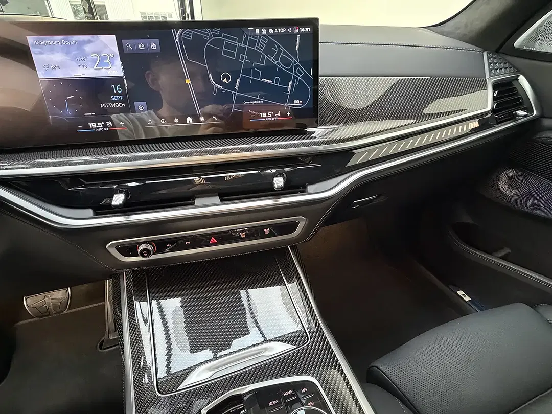BMW X7 M - Thumbnail 9