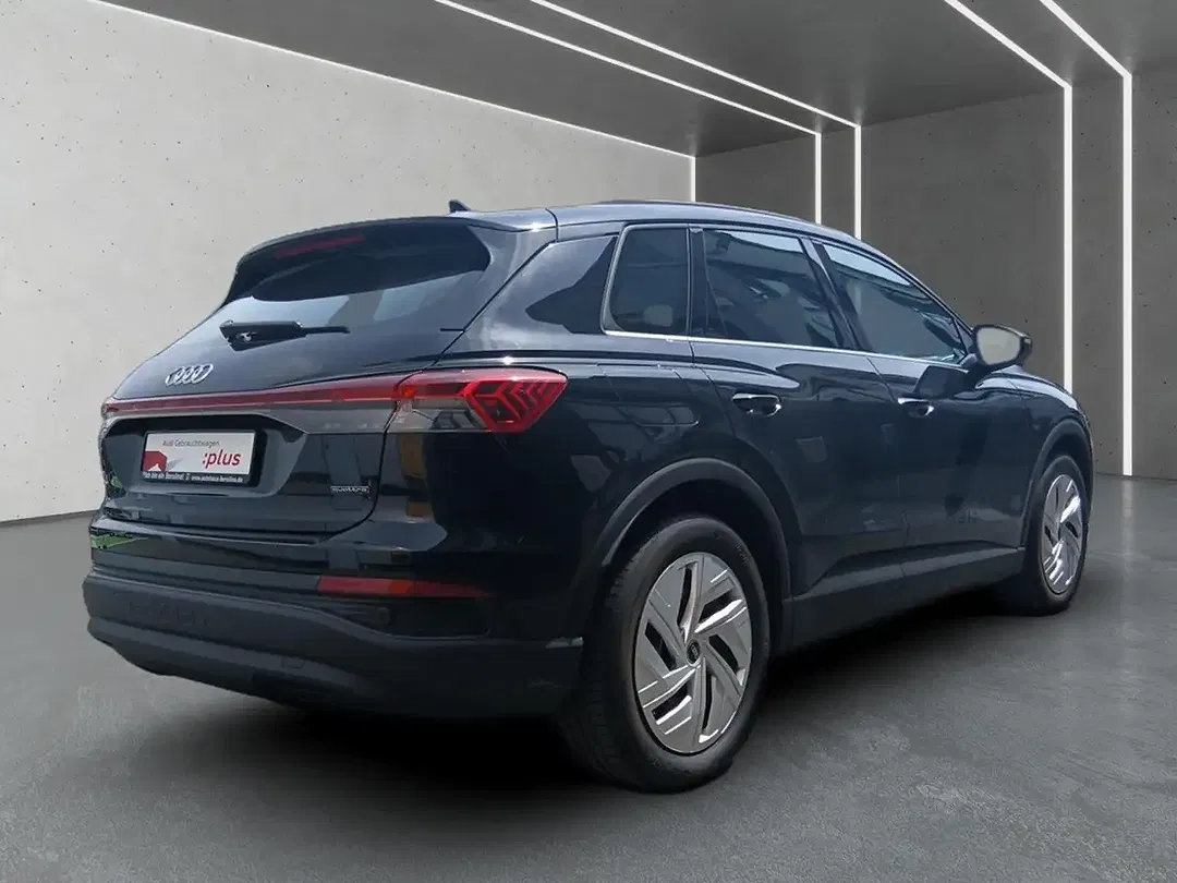 Audi Q4 e-tron 45 quattro - Thumbnail 4