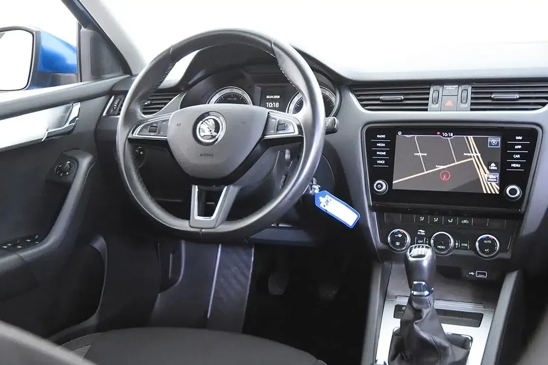 Skoda Octavia Combi - Thumbnail 11