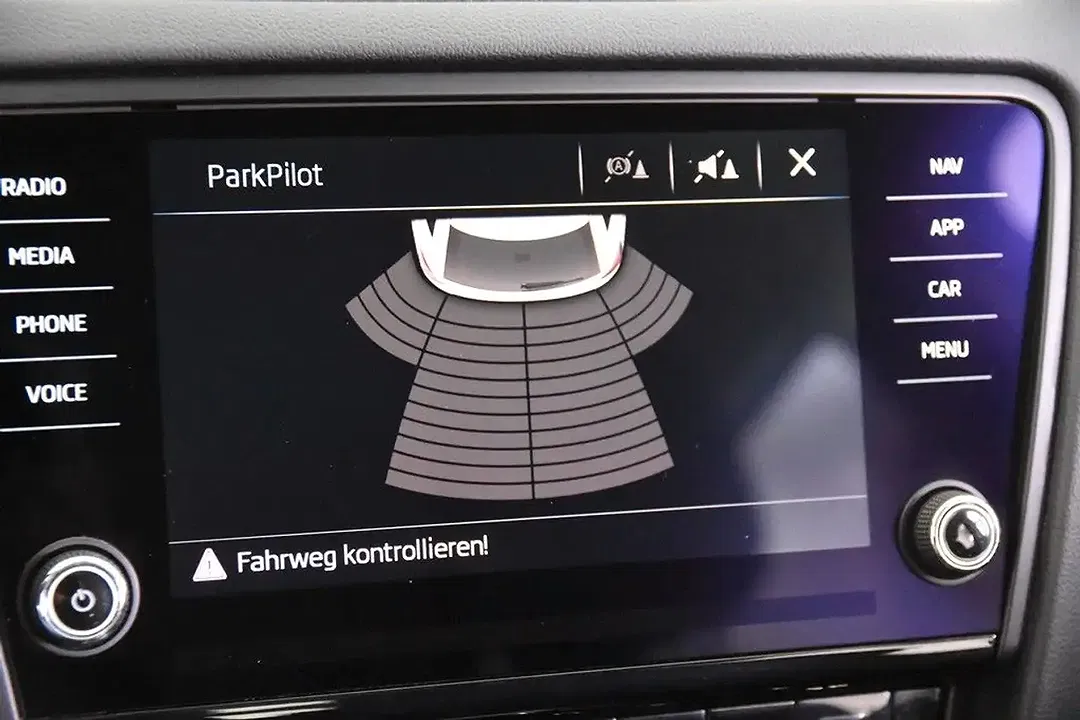 Skoda Octavia Combi - Thumbnail 13
