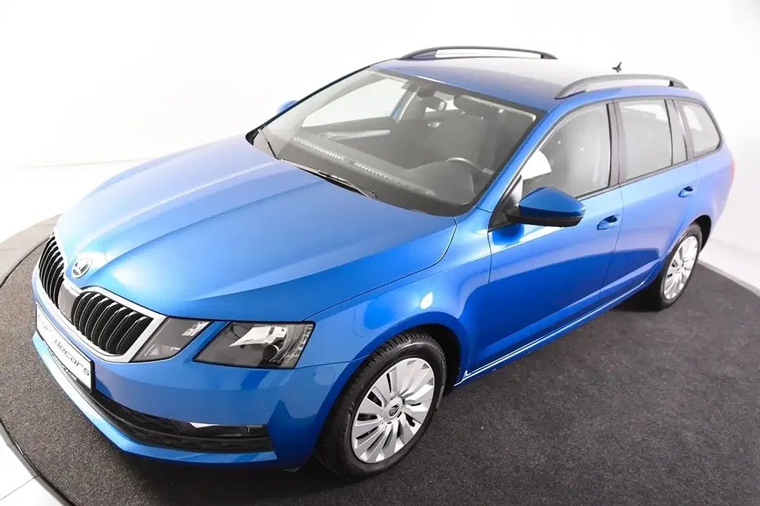 Skoda Octavia Combi - Thumbnail 4