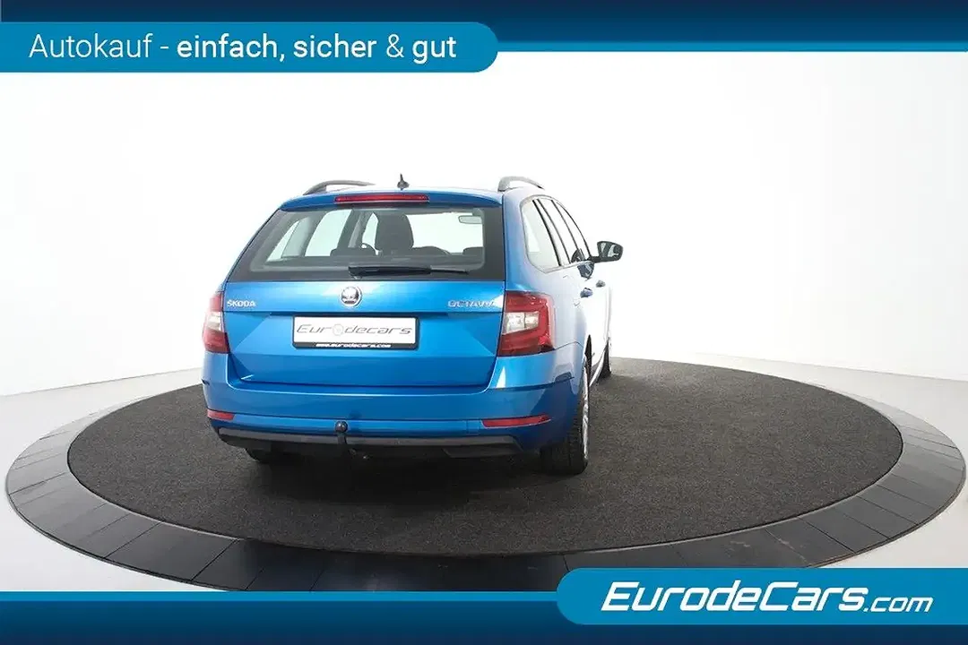Skoda Octavia Combi - Thumbnail 7