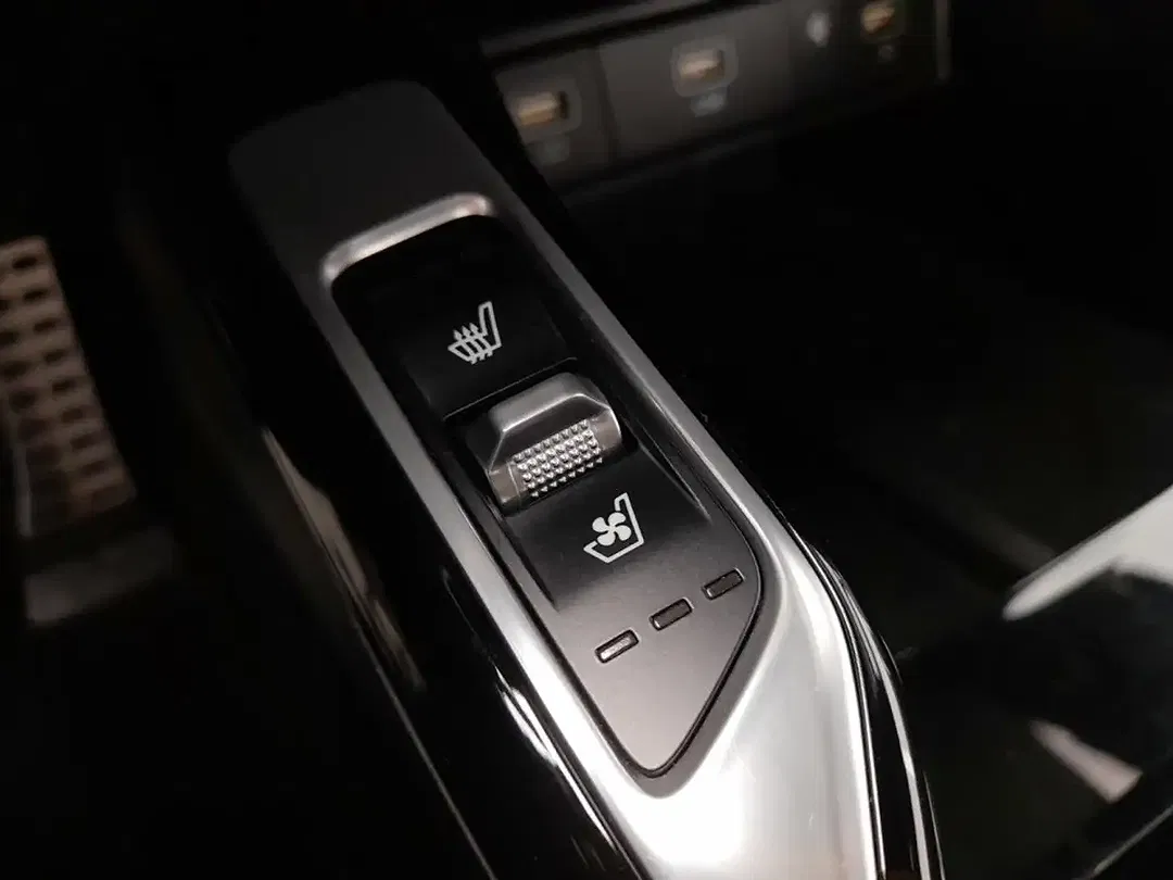 Kia Sorento PHEV 4WD Platinum - Thumbnail 8