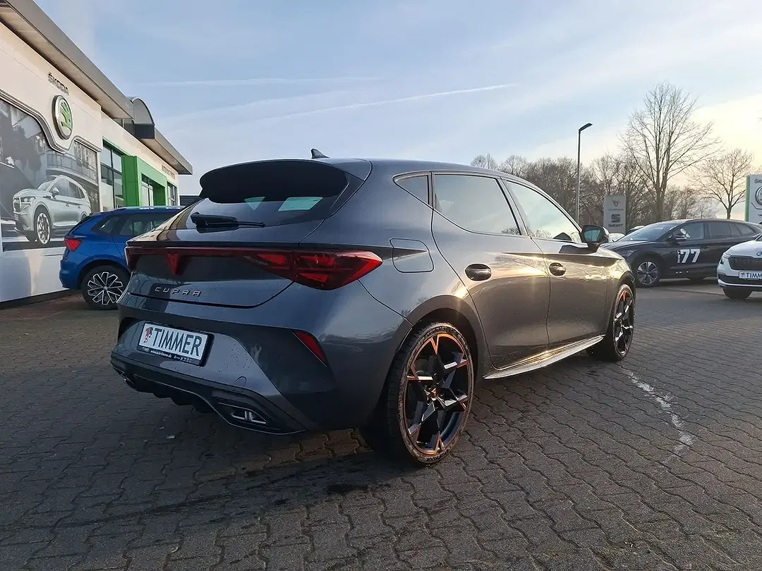 CUPRA Leon 1.5 eTSI DSG Matrix LED - Thumbnail 3