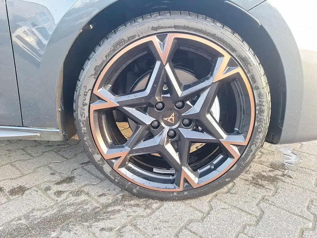 CUPRA Leon 1.5 eTSI DSG Matrix LED - Thumbnail 6