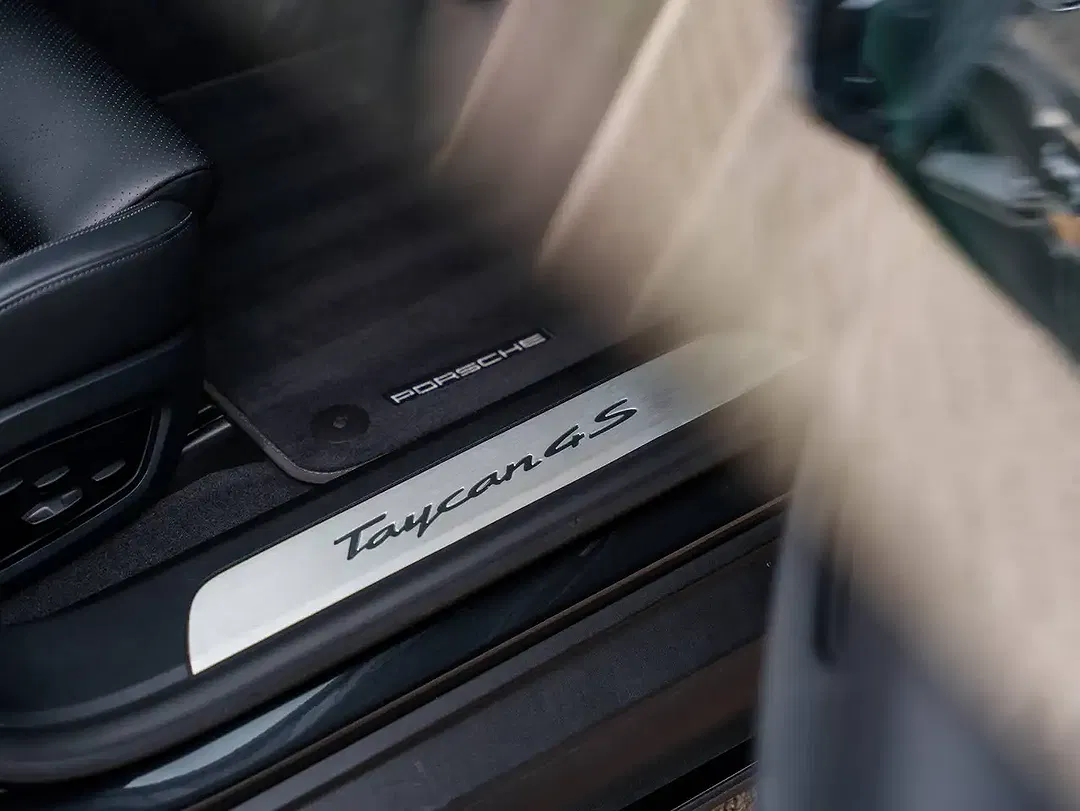 Porsche Taycan Performance Sport Chrono Plus - Thumbnail 13