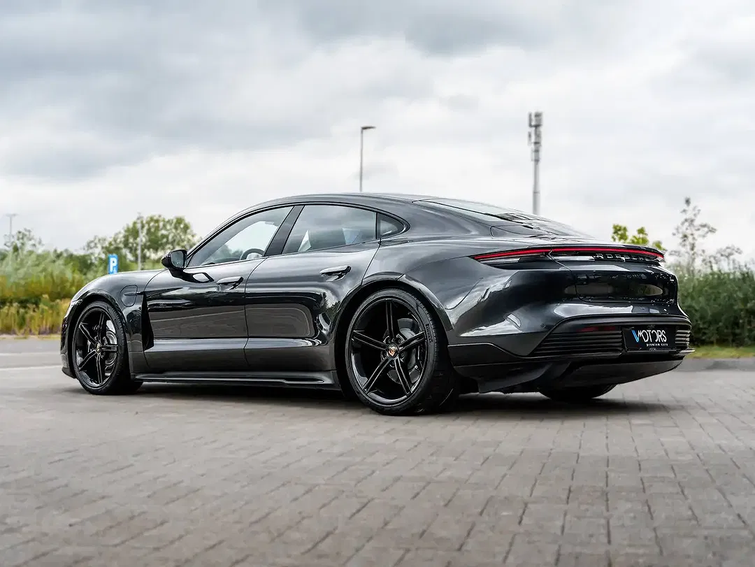Porsche Taycan Performance Sport Chrono Plus - Thumbnail 4