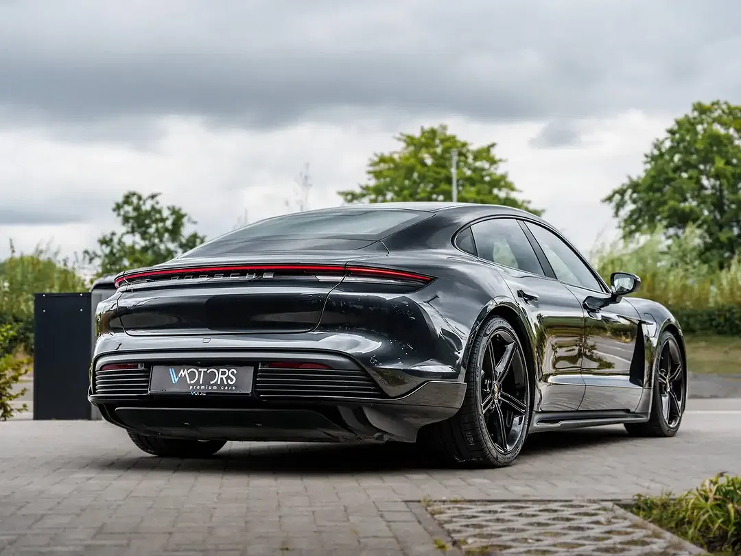 Porsche Taycan Performance Sport Chrono Plus - Thumbnail 5