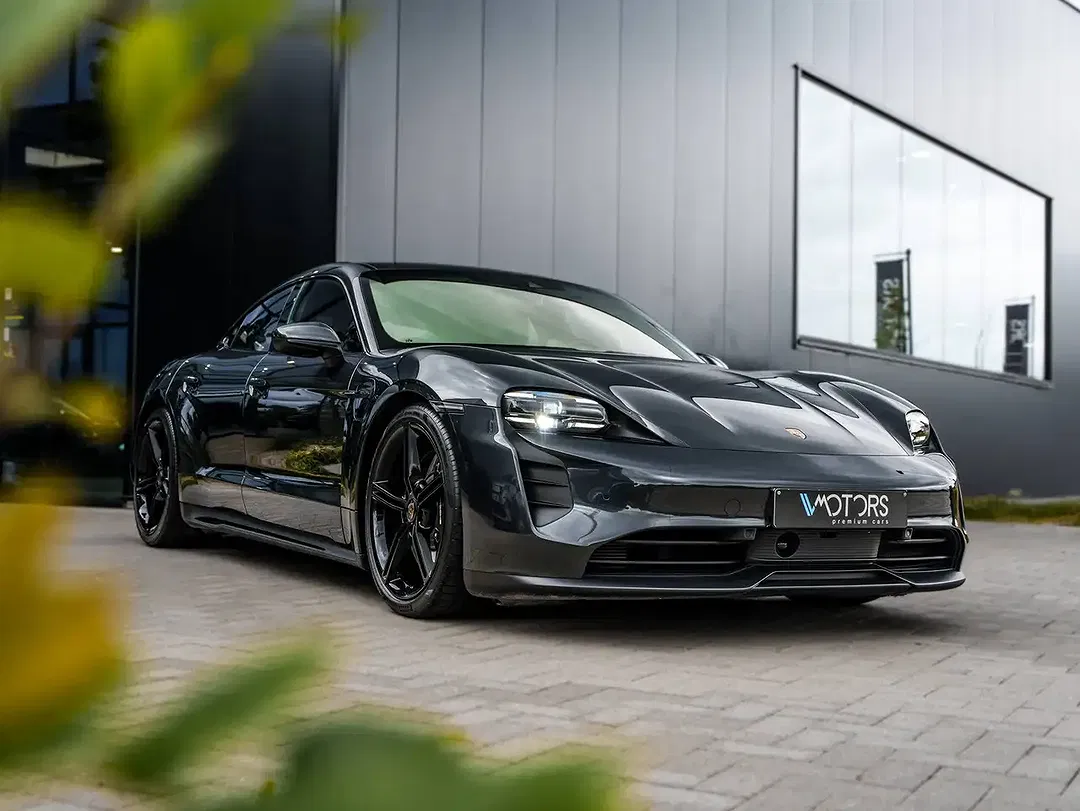 Porsche Taycan Performance Sport Chrono Plus - Thumbnail 6
