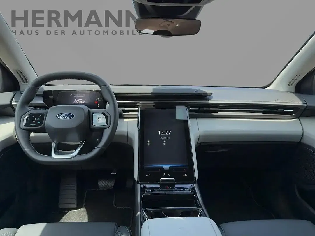 Ford Explorer - Thumbnail 10