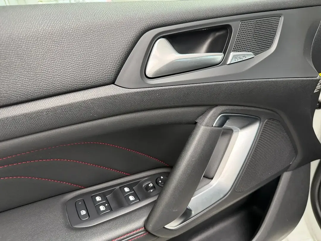 Peugeot 308 - Thumbnail 24