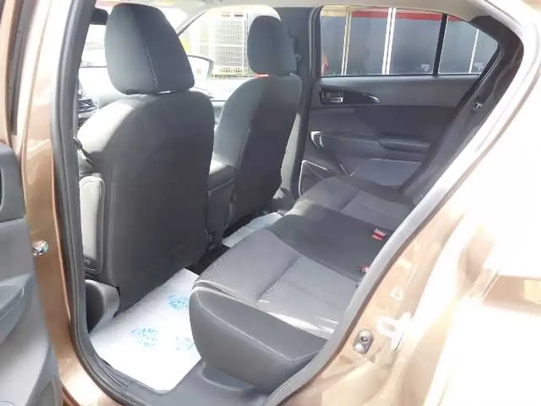 Mitsubishi Eclipse Cross 2.4 PHEV Hybrid Basis - Thumbnail 11