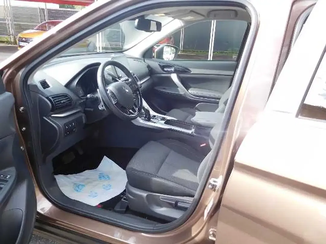 Mitsubishi Eclipse Cross 2.4 PHEV Hybrid Basis - Thumbnail 12