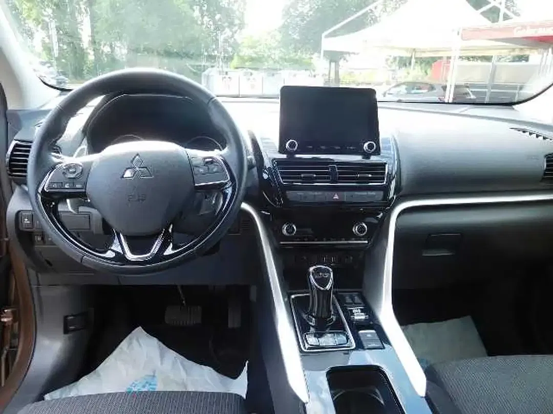 Mitsubishi Eclipse Cross 2.4 PHEV Hybrid Basis - Thumbnail 13