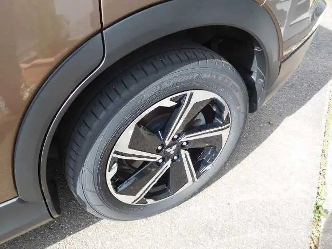 Mitsubishi Eclipse Cross 2.4 PHEV Hybrid Basis - Thumbnail 9