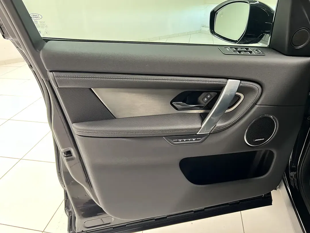 Land Rover Discovery Sport P270e 4x4 Hybrid Dynamic SE - Thumbnail 12